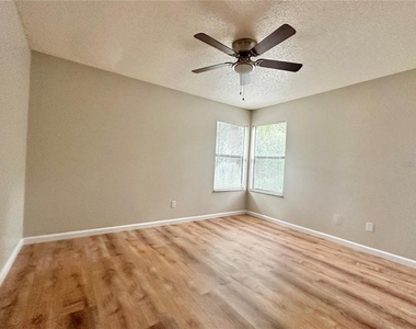896 Mentmore Circle - Photo Thumbnail 10