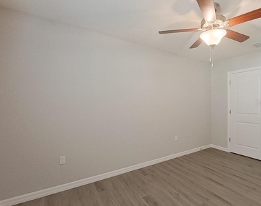 8614 Sw 43rd Terrace - Photo Thumbnail 9