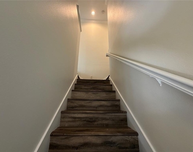 1018 Capitol Hill Court - Photo Thumbnail 15