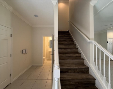 1018 Capitol Hill Court - Photo Thumbnail 6