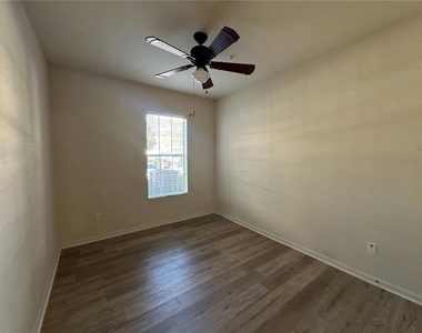 3301 Whitestone Circle - Photo Thumbnail 12