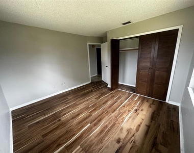 590 Belltower Avenue - Photo Thumbnail 5