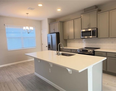 438 Lady Palm Street - Photo Thumbnail 6