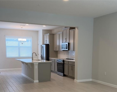 438 Lady Palm Street - Photo Thumbnail 4