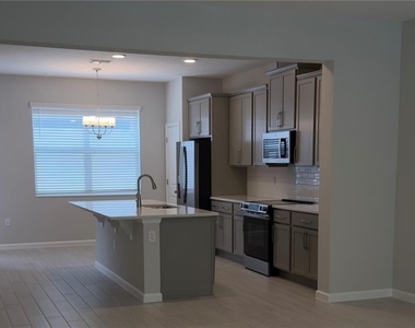 438 Lady Palm Street - Photo Thumbnail 2