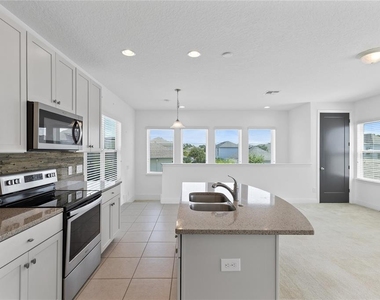 13153 Lessing Avenue - Photo Thumbnail 6