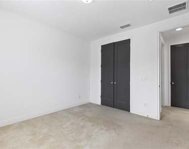 13153 Lessing Avenue - Photo Thumbnail 9
