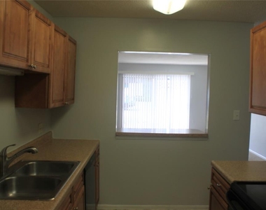 1695 Lee Road - Photo Thumbnail 21