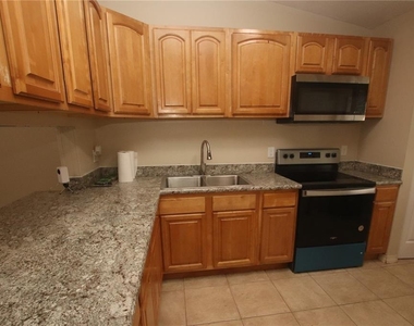 304 Sun Dial Court - Photo Thumbnail 5