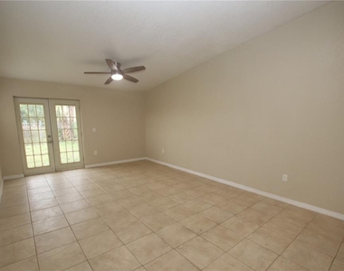 304 Sun Dial Court - Photo Thumbnail 8