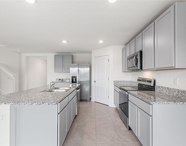 5106 Plumeria Drive - Photo Thumbnail 4