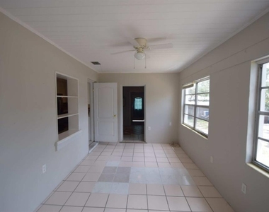 307 Steedly Avenue - Photo Thumbnail 13