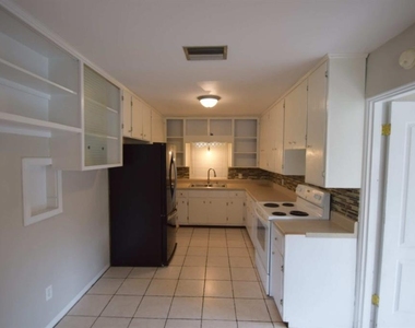 307 Steedly Avenue - Photo Thumbnail 11
