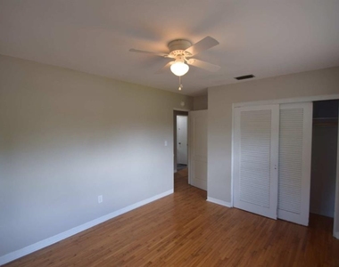 307 Steedly Avenue - Photo Thumbnail 17