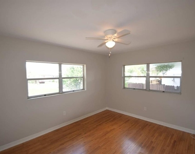 307 Steedly Avenue - Photo Thumbnail 16