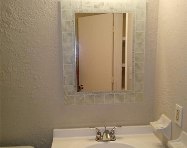 6918 Trout Street - Photo Thumbnail 19