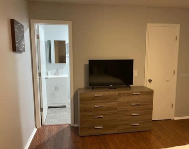 23084 Nw 184 Road - Photo Thumbnail 8