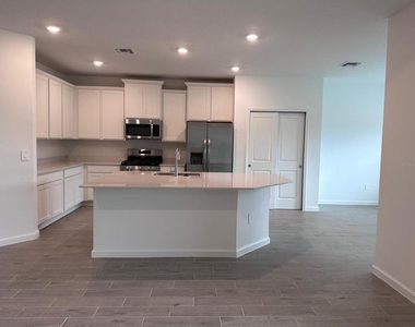 12345 Nw 137 Way - Photo Thumbnail 12