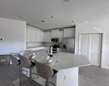 12345 Nw 137 Way - Photo Thumbnail 1