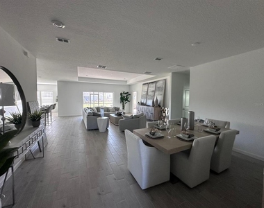12345 Nw 137 Way - Photo Thumbnail 2