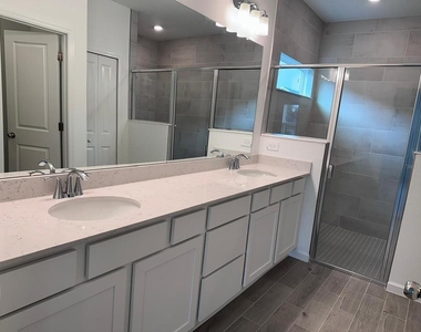 12345 Nw 137 Way - Photo Thumbnail 7