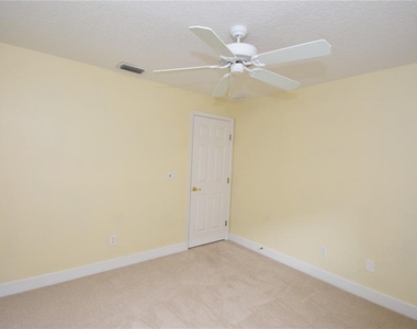 1216 Hampstead Lane - Photo Thumbnail 36