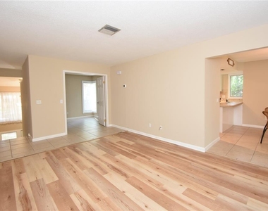 6 Broadmore Circle - Photo Thumbnail 5