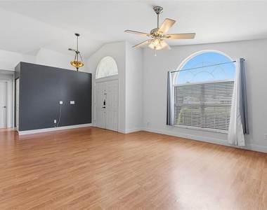 113 Whippoorwill Drive - Photo Thumbnail 8