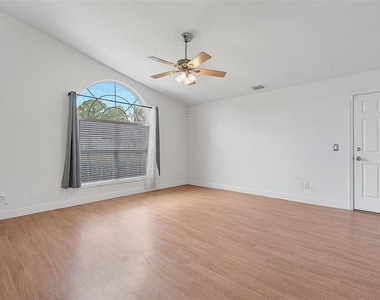 113 Whippoorwill Drive - Photo Thumbnail 4
