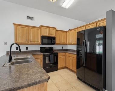113 Whippoorwill Drive - Photo Thumbnail 16