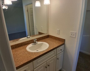 4105 Yucatan Circle - Photo Thumbnail 4