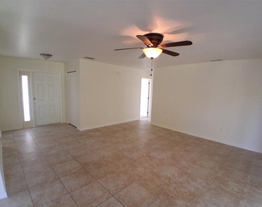 4105 Yucatan Circle - Photo Thumbnail 2