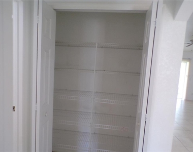 385 Sunflower Street - Photo Thumbnail 13