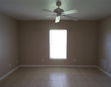 385 Sunflower Street - Photo Thumbnail 9
