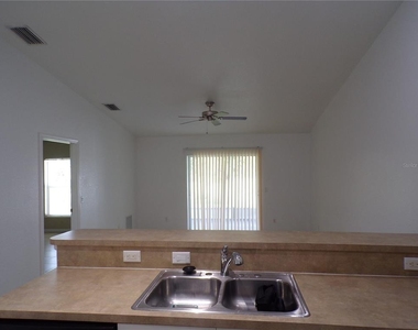 385 Sunflower Street - Photo Thumbnail 7