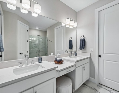 3362 Alba Circle - Photo Thumbnail 10