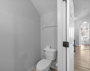 3831 Parkridge Circle - Photo Thumbnail 28