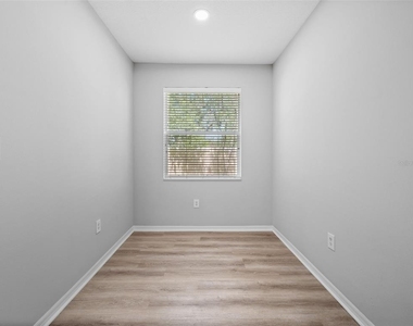 3831 Parkridge Circle - Photo Thumbnail 6
