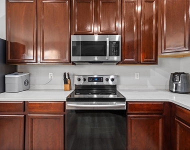 3831 Parkridge Circle - Photo Thumbnail 11