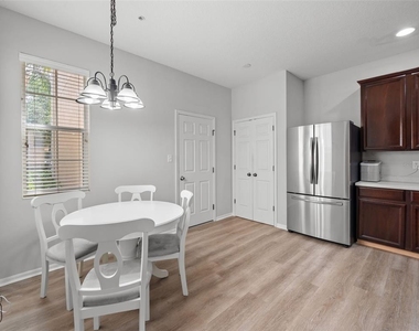 3831 Parkridge Circle - Photo Thumbnail 8