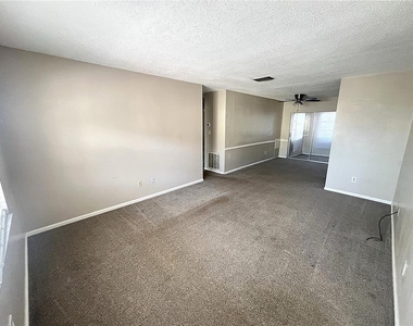 4507 9th Street W - Photo Thumbnail 1