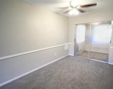 4507 9th Street W - Photo Thumbnail 5