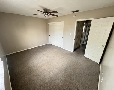 4507 9th Street W - Photo Thumbnail 9