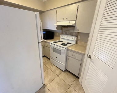 4507 9th Street W - Photo Thumbnail 4