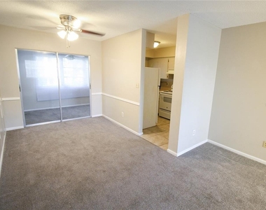 4507 9th Street W - Photo Thumbnail 3