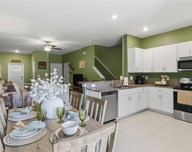 2549 Sunray Venus Way - Photo Thumbnail 10