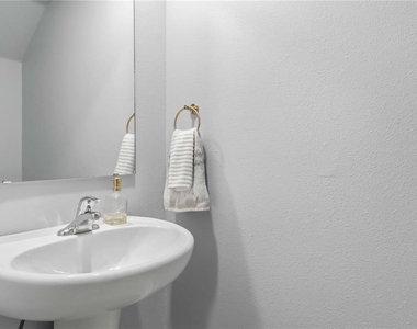 2549 Sunray Venus Way - Photo Thumbnail 13