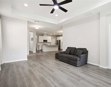 5918 Fiore Drive - Photo Thumbnail 14