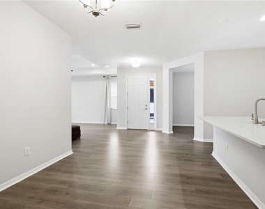5918 Fiore Drive - Photo Thumbnail 4