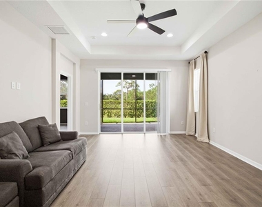 5918 Fiore Drive - Photo Thumbnail 11